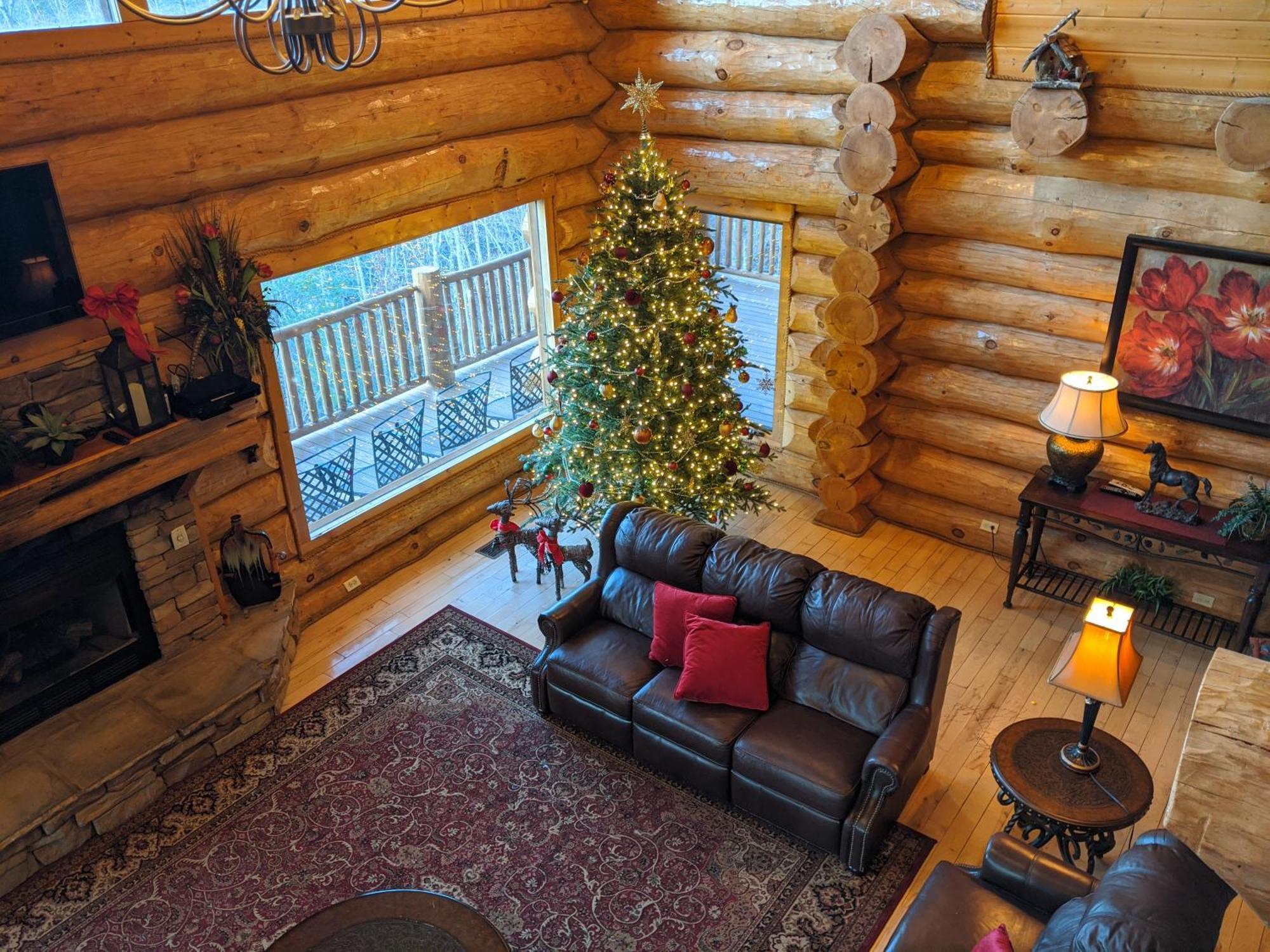 Big Bear Ridge Lodge - Breathtaking Mountain Views And Private Forest Scenes In Amazing Large Log Cabin Гатлінбург Екстер'єр фото